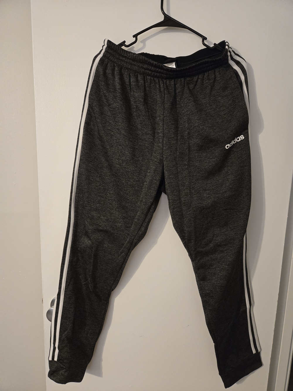Adidas Men’s Dark Gray 3-Stripes Jogger Sweatpants Size Medium